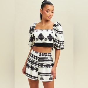 Oxana Short Puff Sleeve Crop Top and Short Pant Set in Ivory-Black